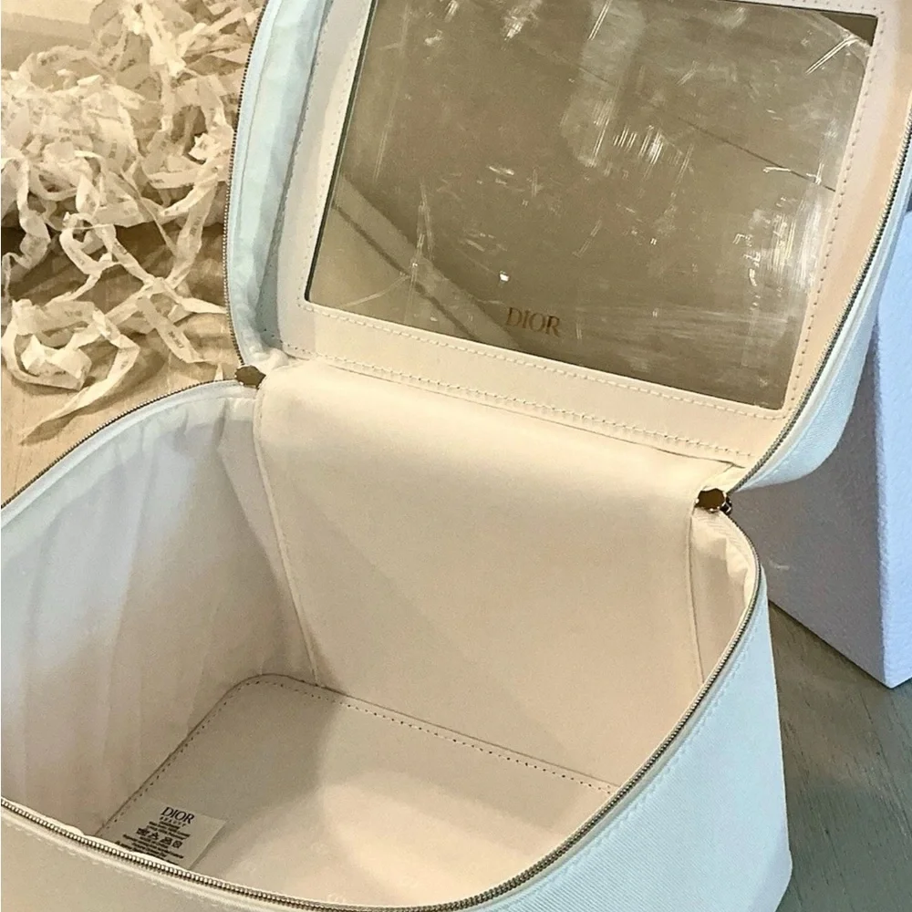 DIOR 2025 IVORY TRAIN CASE New in Dior Gift Box 🎁